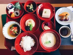 Shojin Ryori cocina vegetariana japonesa con una presentación artística